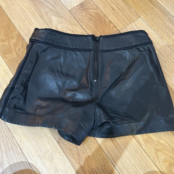 Leather shorts - Picture 3 of 3